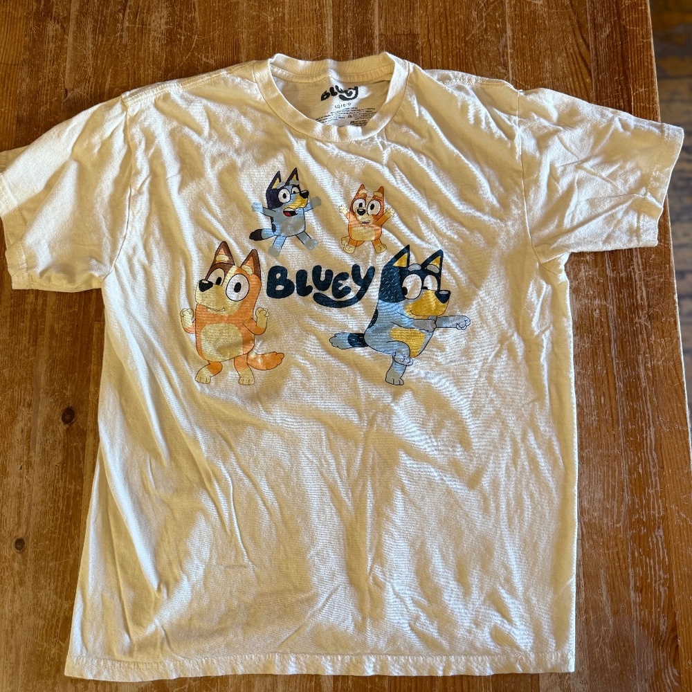 Men’s Bluey T-Shirt – Off White – Size Large (LG) – Graphic Tee